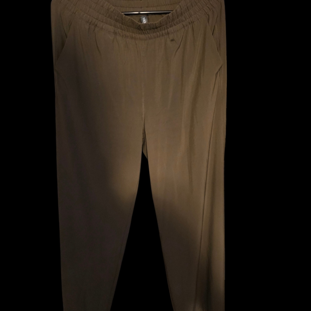Olive Vuori Villa Lightweight Pants NWT